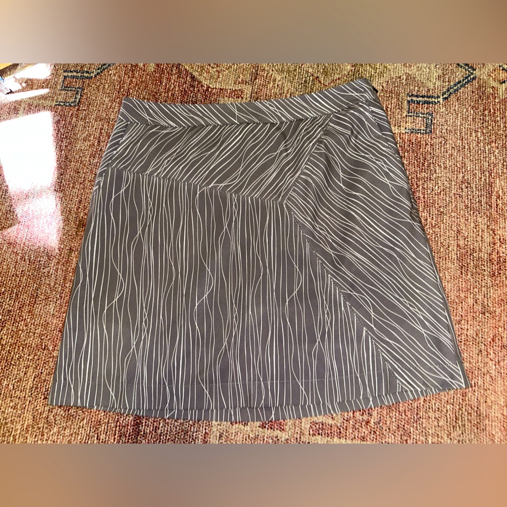 Annika cutter & buck squiggle abstract golf & pickleball skort small like new